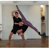 aula de yoga em dupla Cambuci